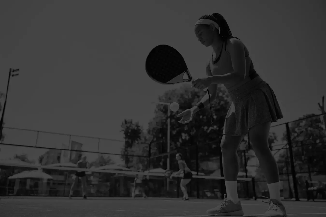 women on the padel court